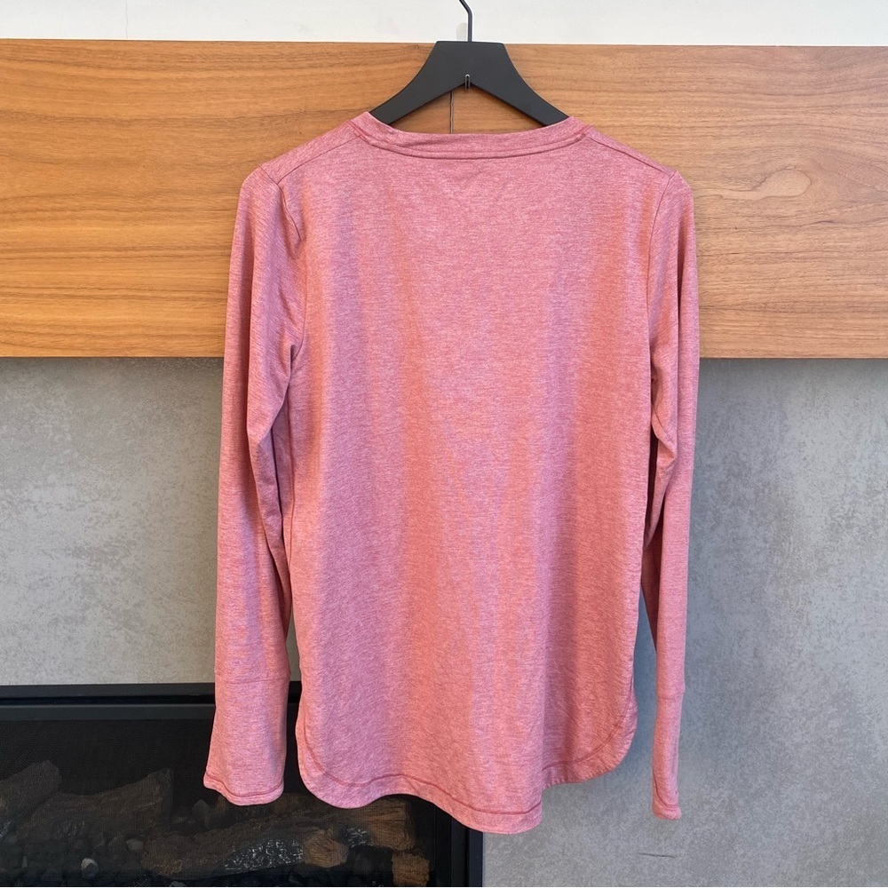 Athleta up-tempo long sleeve shirt, Size M - Picture 8 of 9